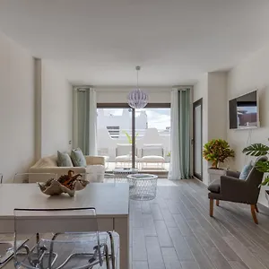 flat-with-large-terrace-in-modern-residential-complex.in-canary-islands.com/